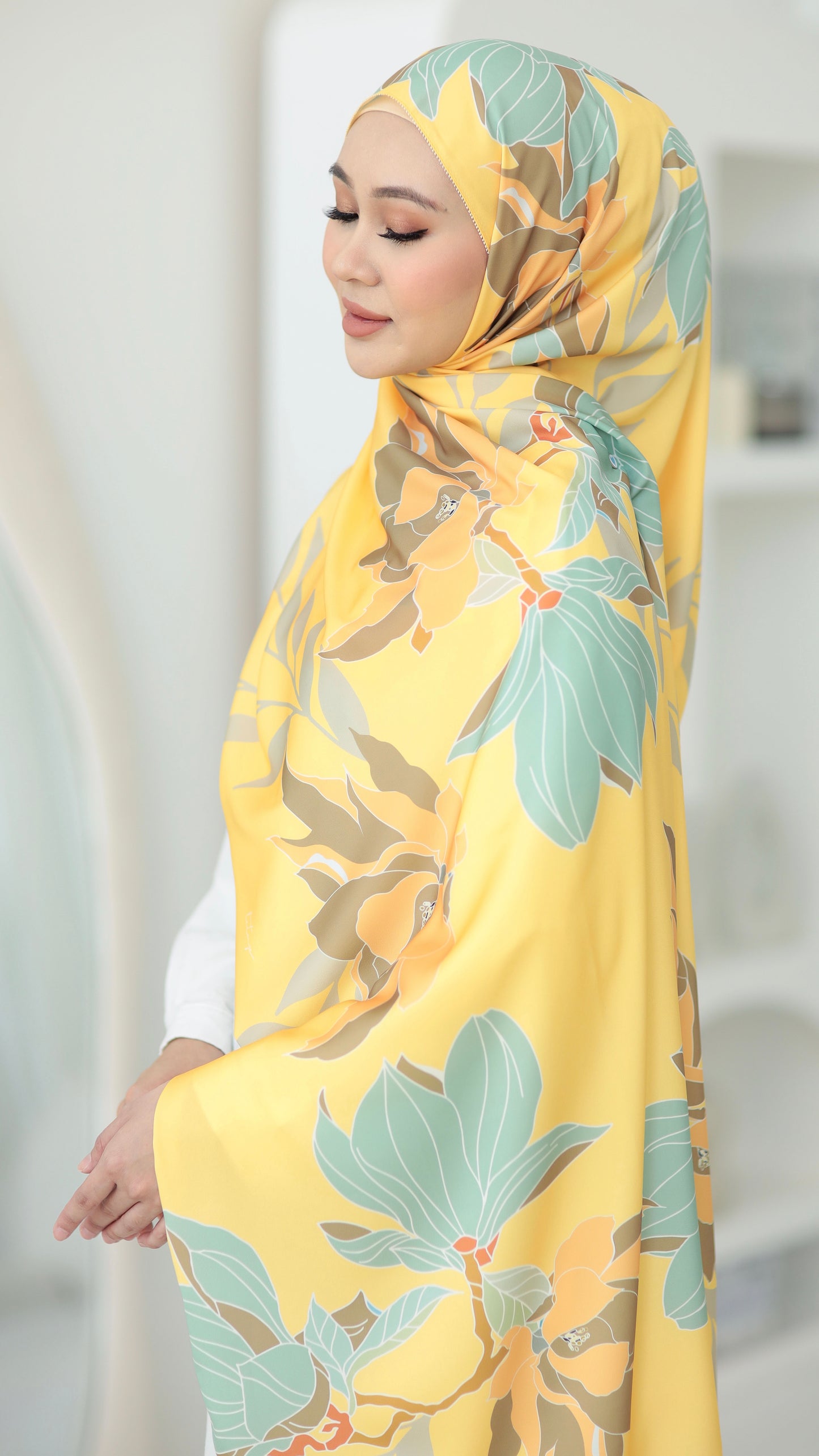RONA in SUNSET GOLD