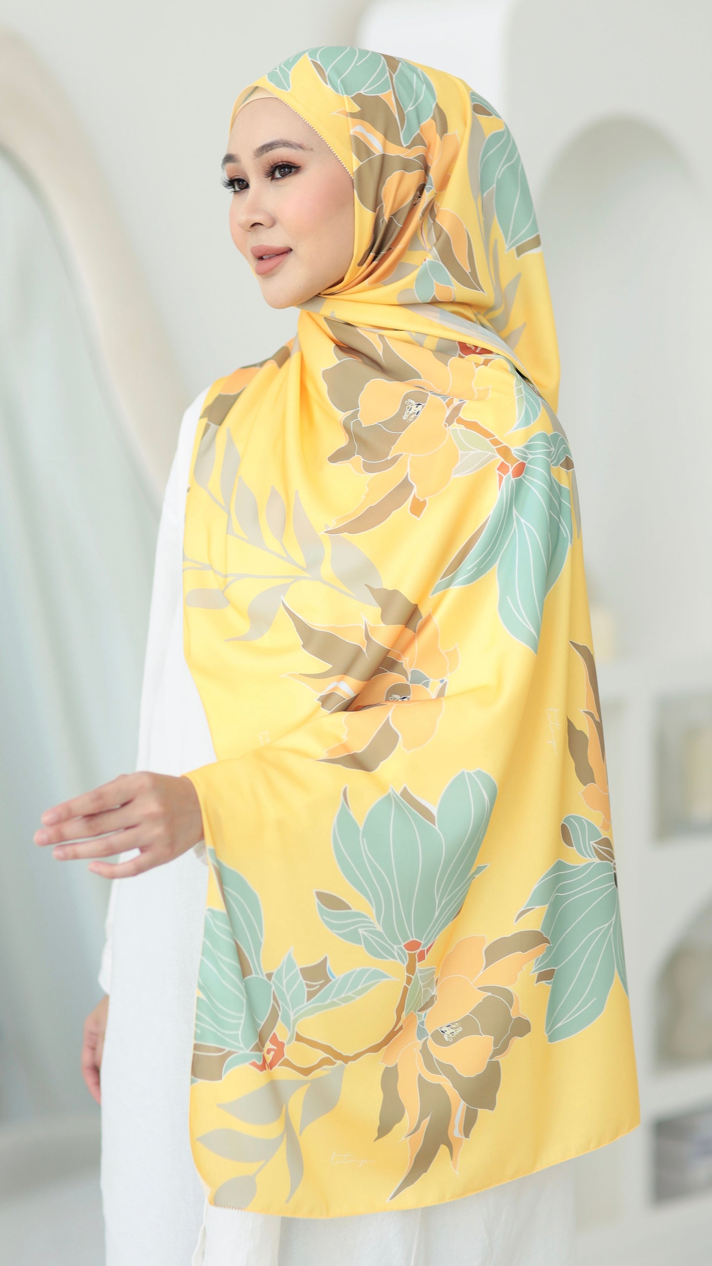 RONA in SUNSET GOLD
