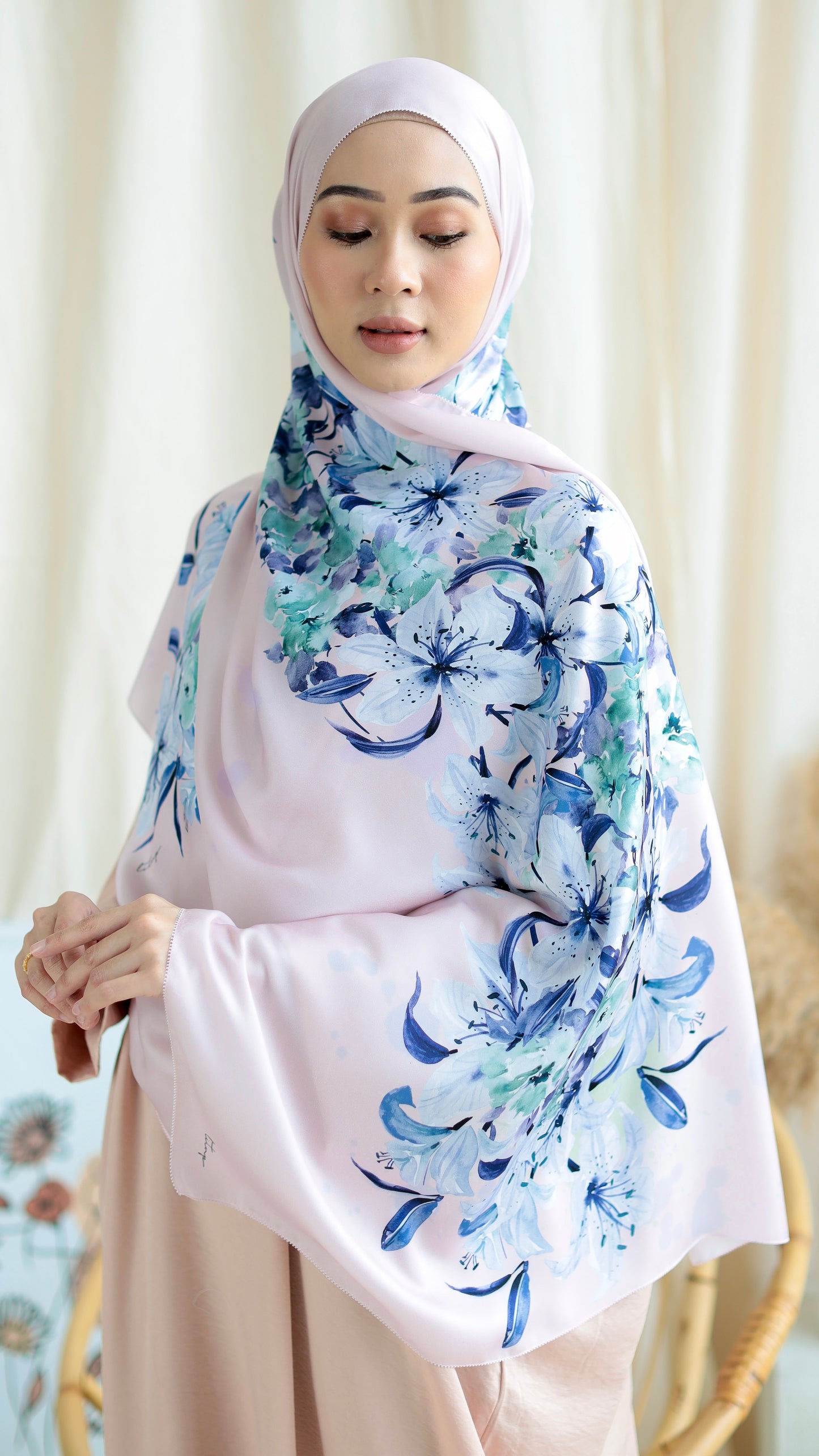 LILY in HEAVENLY PINK